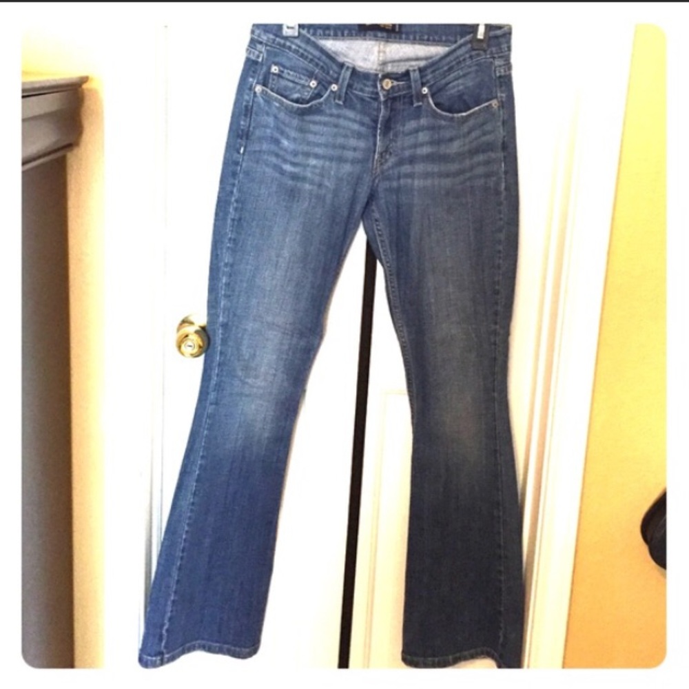 Levi’s 524 Too Super Low jeans. Great condition!